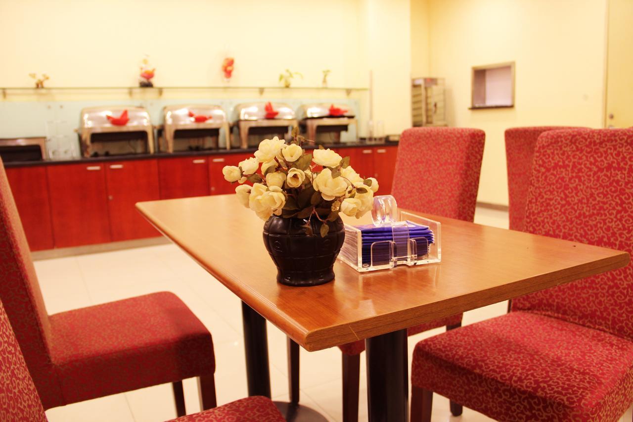 Hanting Express Shanghai Zhabei Park Branch Buitenkant foto